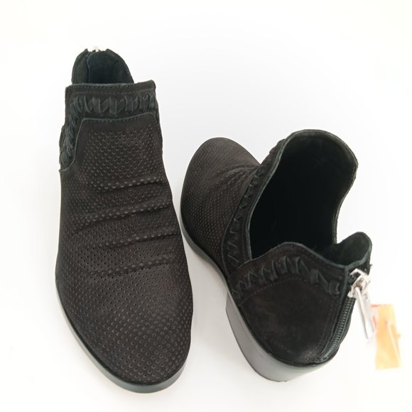 VINCE CAMUTO BLACK LEATHER BOOTIES SIZE 6.5M - Picture 1 of 16